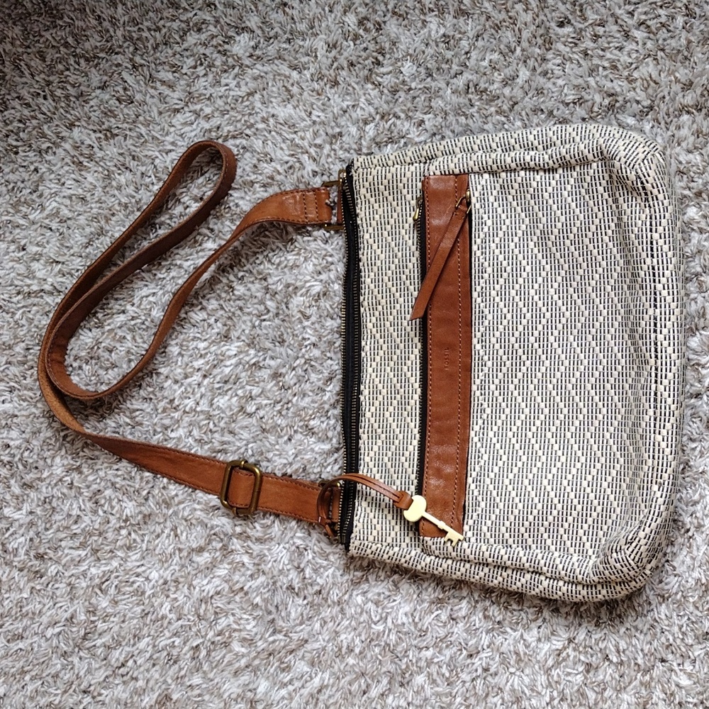Fossil Corry Crossbody Bag With Leather Accents And Key